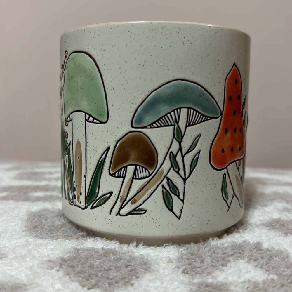 Spectrum Designz Ceramic Stoneware Spring Shop Cottage Mushroom Mug 2023… - Picture 2 of 5